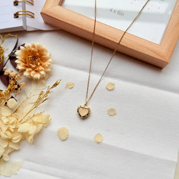 Gold_Dots_Heart_Anti_Tarnish_Locket